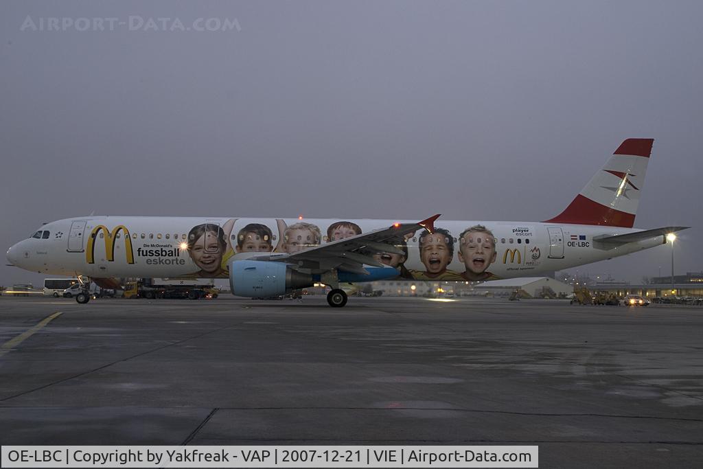 OE-LBC, 1996 Airbus A321-111 C/N 581, Austrian Airlines Airbus 321 in Euro 2008 cs