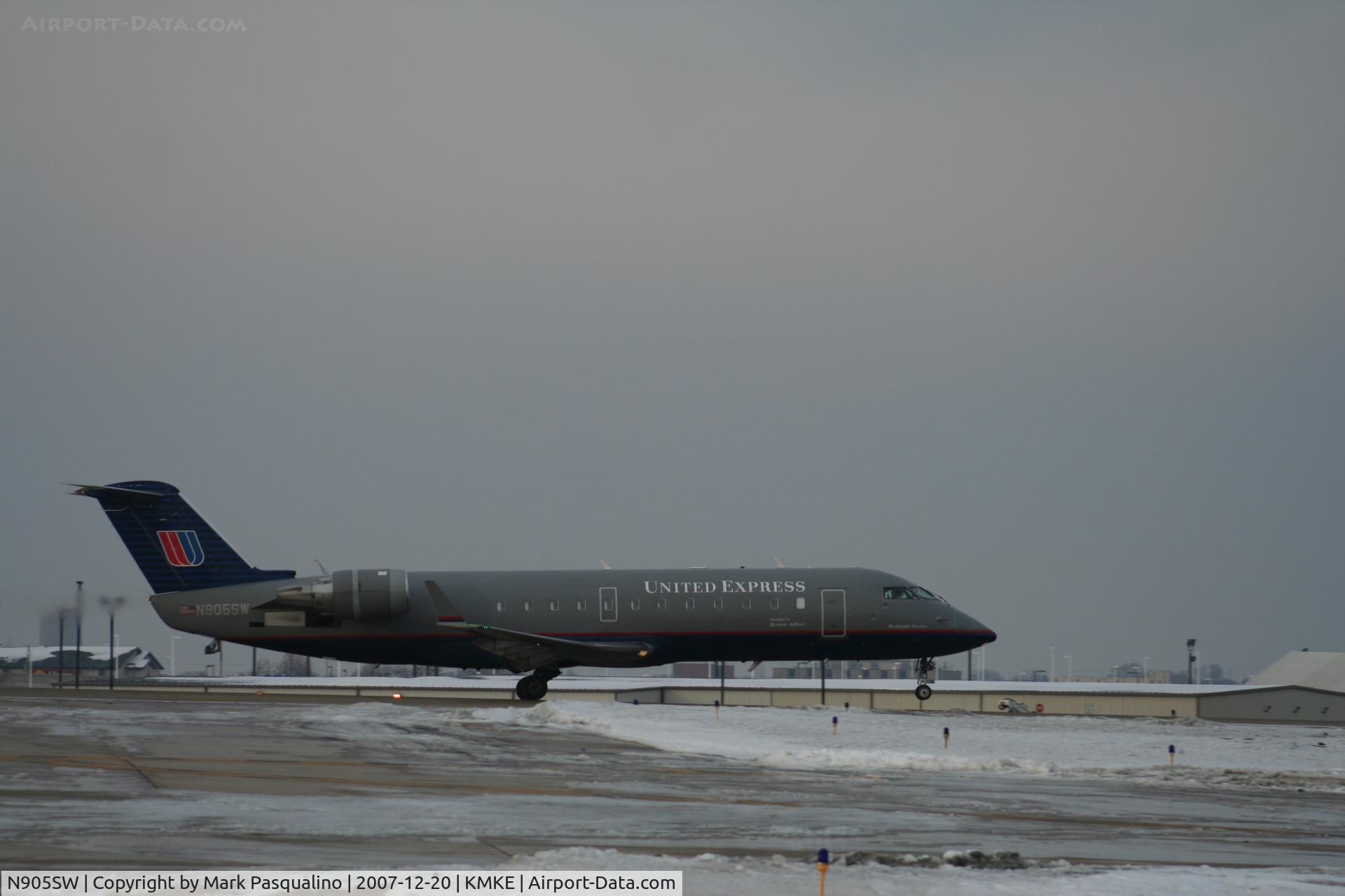 N905SW, 2000 Bombardier CRJ-200LR (CL-600-2B19) C/N 7437, CL-600-2B19