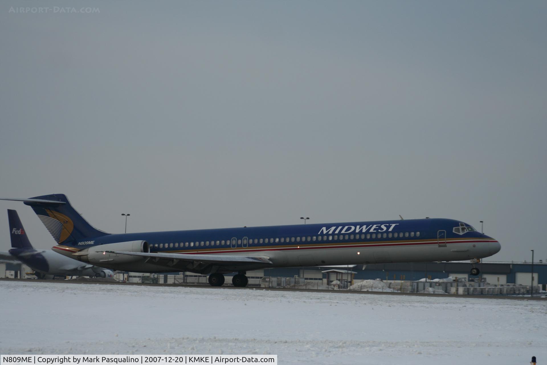 N809ME, 1981 McDonnell Douglas MD-82 (DC-9-82) C/N 48071, MD-82