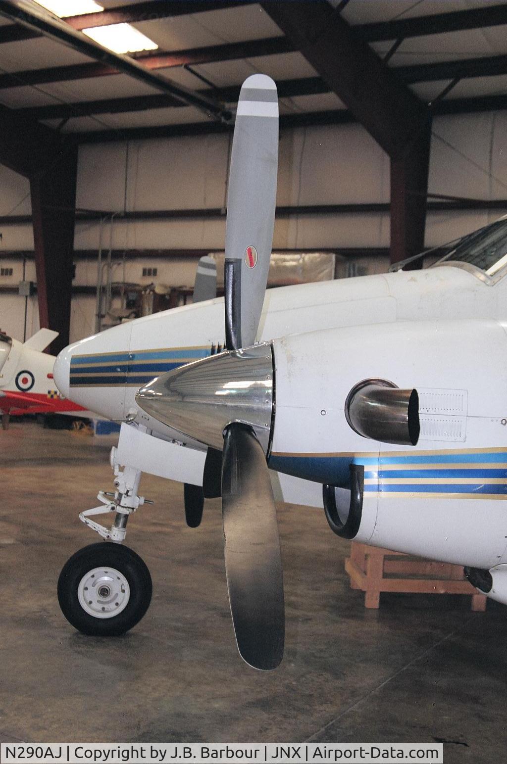 N290AJ, 1980 Beech C90 King Air C/N LJ-871, Clean