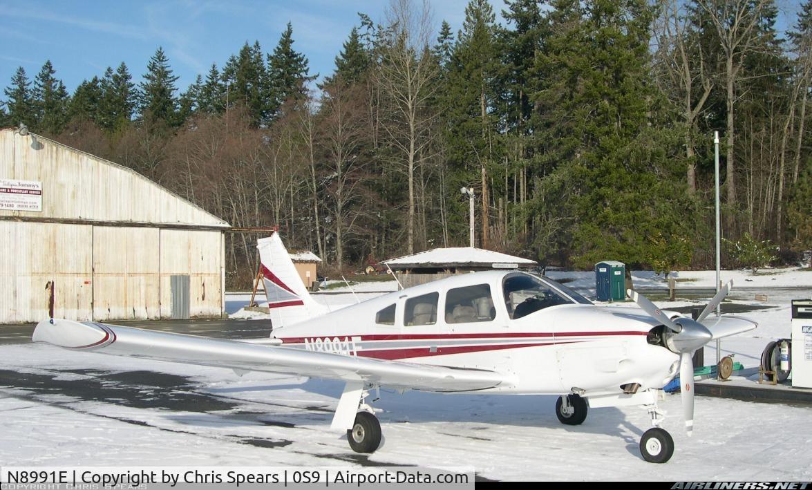 N8991E, 1976 Piper PA-28R-200 Cherokee Arrow C/N 28R-7635220, At the fuel pumps at Jefferson County in January '07