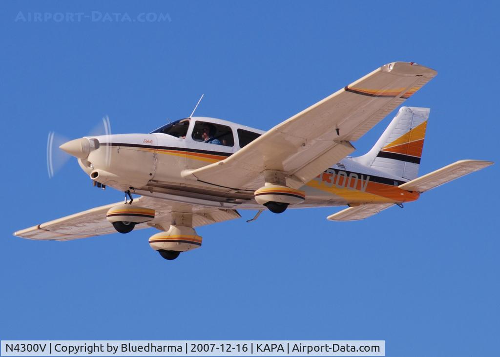 N4300V, Piper PA-28-236 Dakota C/N 28-8311016, Approach to 17L