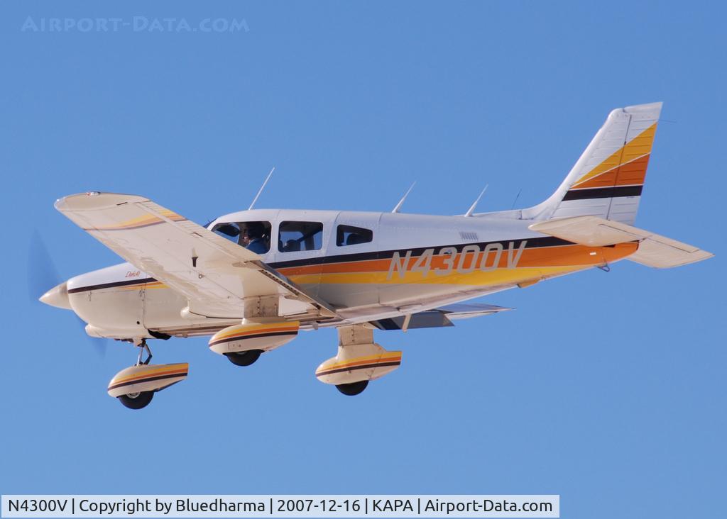 N4300V, Piper PA-28-236 Dakota C/N 28-8311016, Approach to 17L