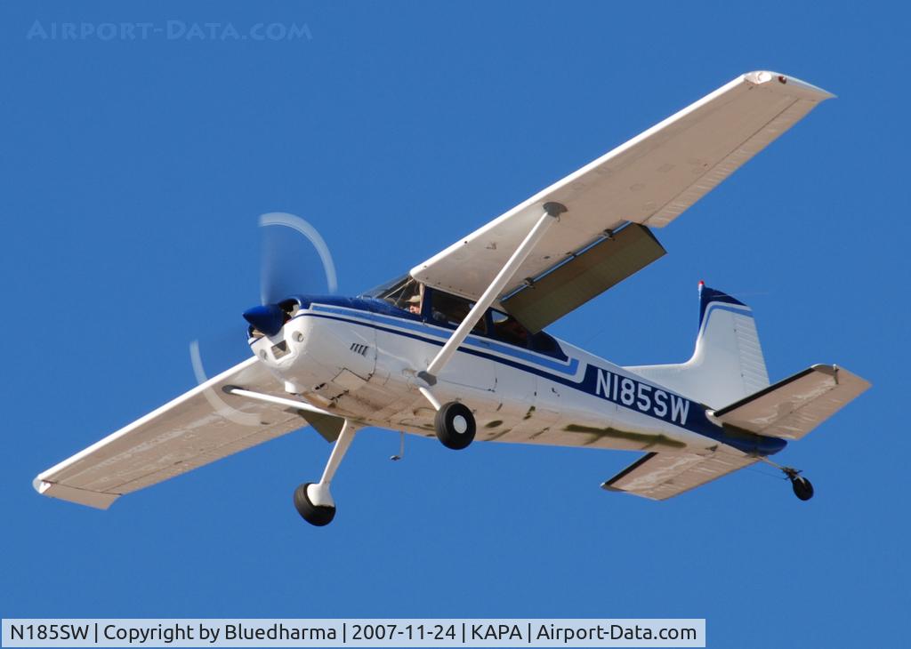N185SW, 1977 Cessna A185F Skywagon 185 C/N 18503199, Approach to 17L