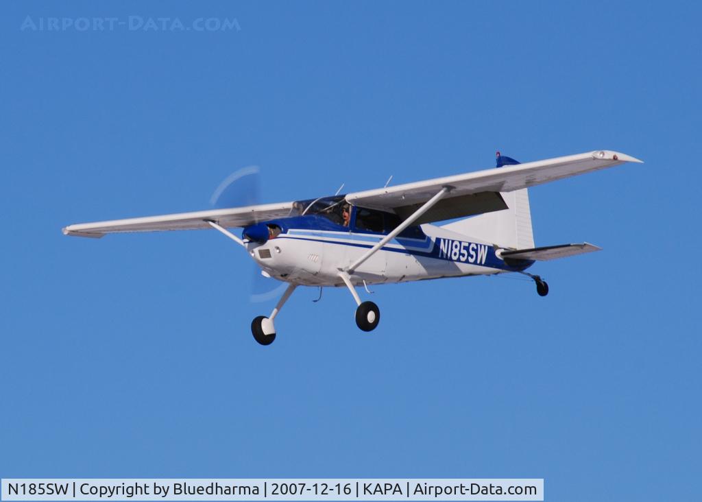 N185SW, 1977 Cessna A185F Skywagon 185 C/N 18503199, Approach to 17L