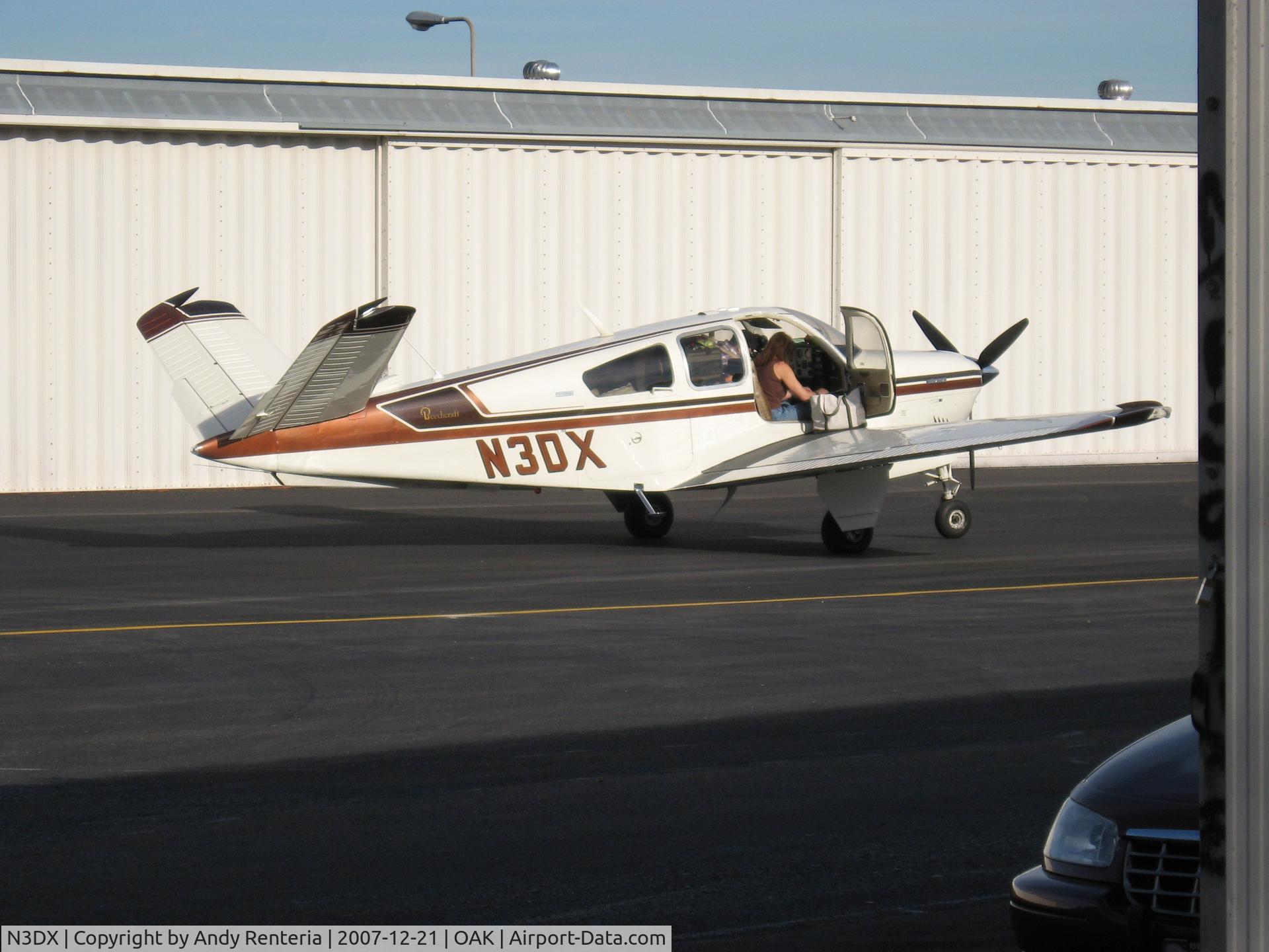N3DX, 1973 Beech V35B Bonanza C/N D-9531, Beech Bonanza on a perfect December day in Oakland