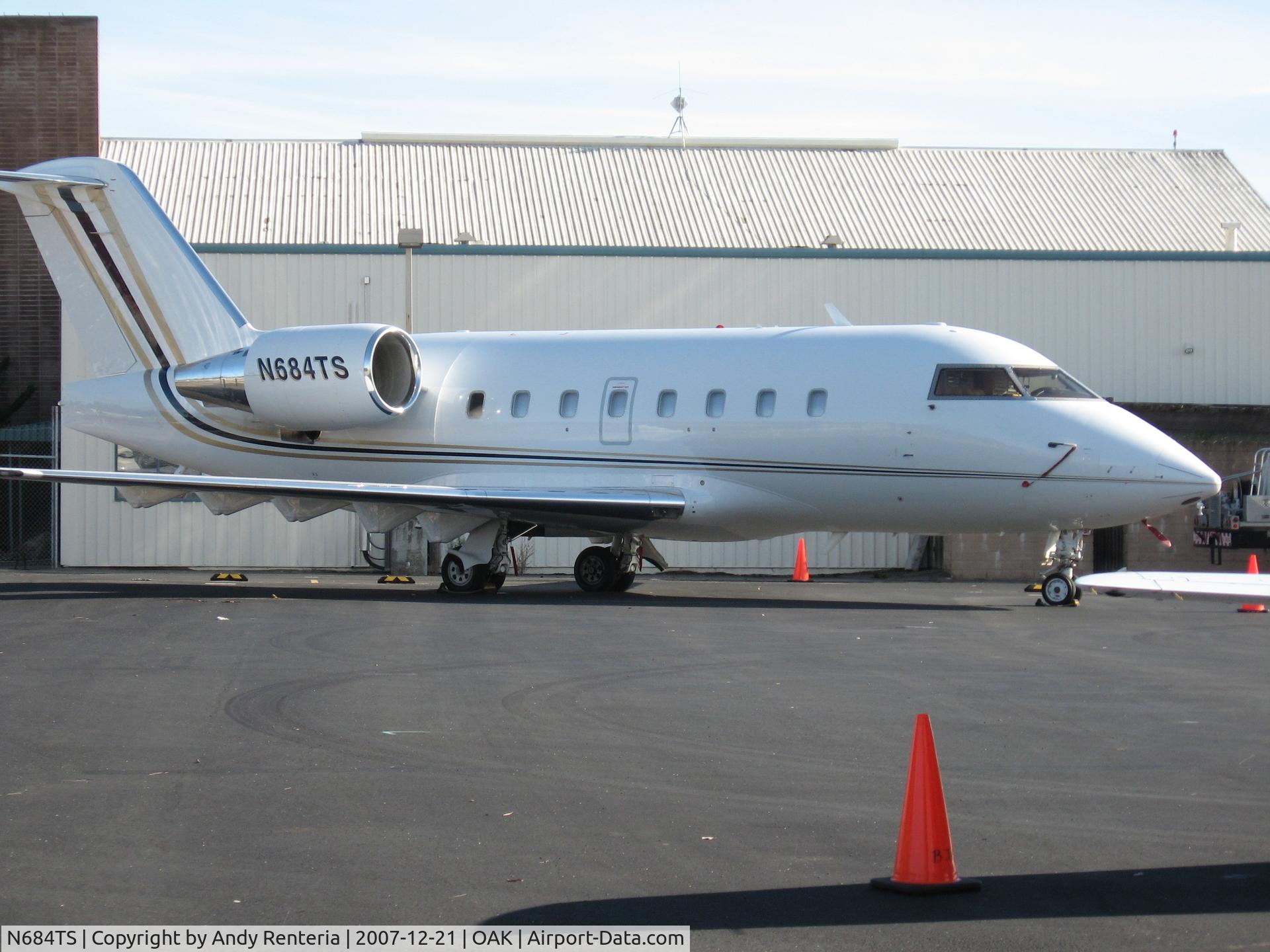 N684TS, 1998 Bombardier Challenger 604 (CL-600-2B16) C/N 5384, ONE CLEAN AIRPLANE