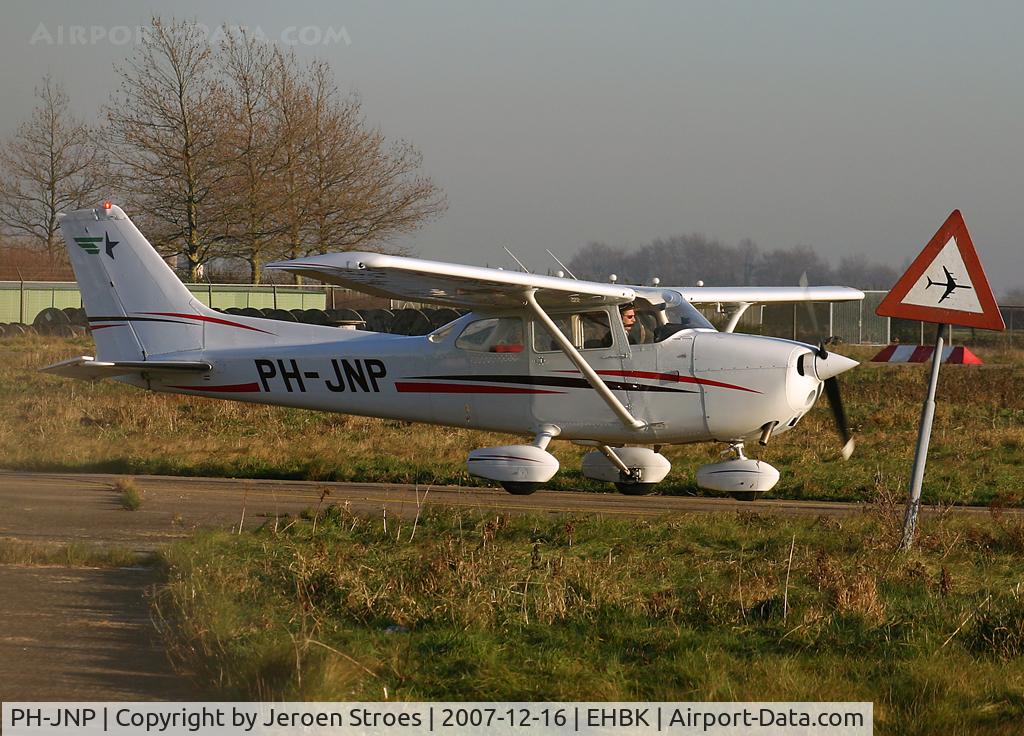 PH-JNP, 1977 Cessna 172N C/N 17267803, Be careful!  Expect aircrafts on the taxiway!