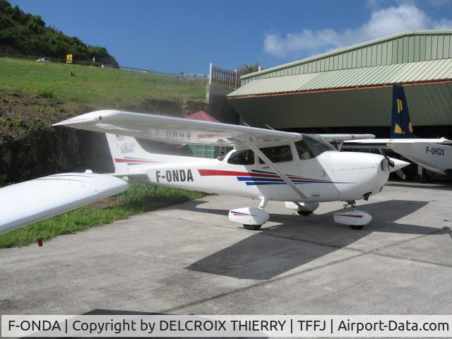 F-ONDA, 2001 Cessna 172S Skyhawk SP C/N 172S8988, CESSNA 172S  Previously N271DA