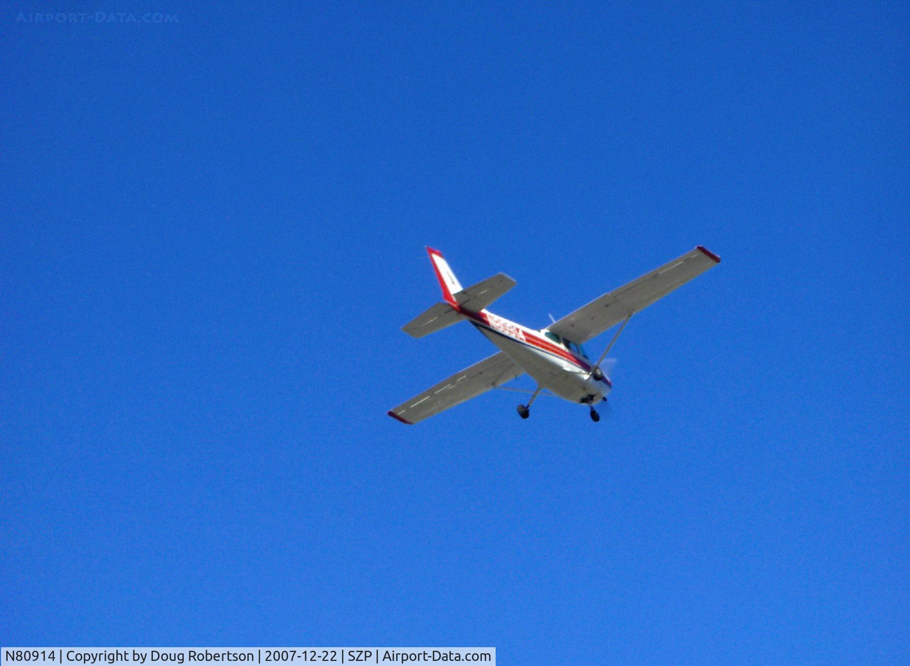 N80914, 1976 Cessna 172M C/N 17266799, 1976 Cessna 172M, Lycoming O-320-E2D 150 Hp, takeoff climb Rwy 04