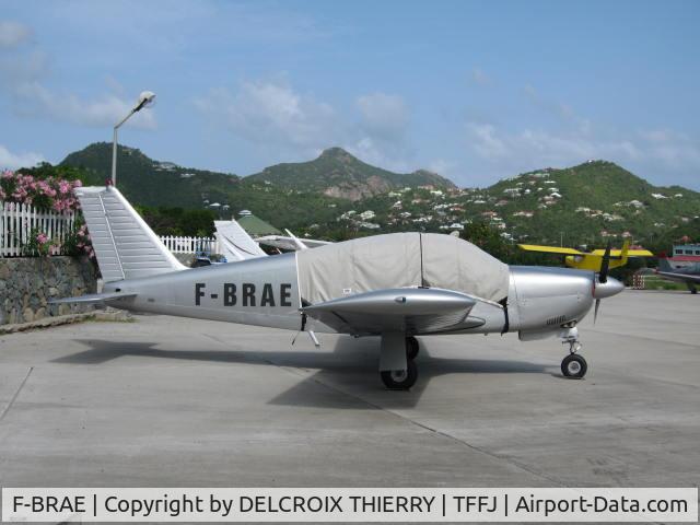 F-BRAE, Piper PA-28R-180 Cherokee Arrow C/N 28R30703, PIPER PA 28R-180 ARROW
