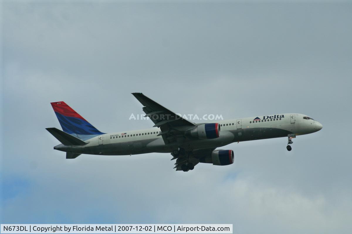 N673DL, 1992 Boeing 757-232 C/N 25978, Delta