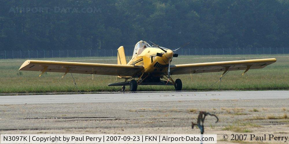 N3097K, 1989 Ayres S2R-T34 Thrush C/N T34-115, Looking under her belly, she's got a different spray rig than last time I saw her
