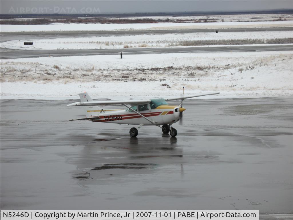N5246D, 1979 Cessna 172N C/N 17272468, JP Air Cessna 172 Taxiing In