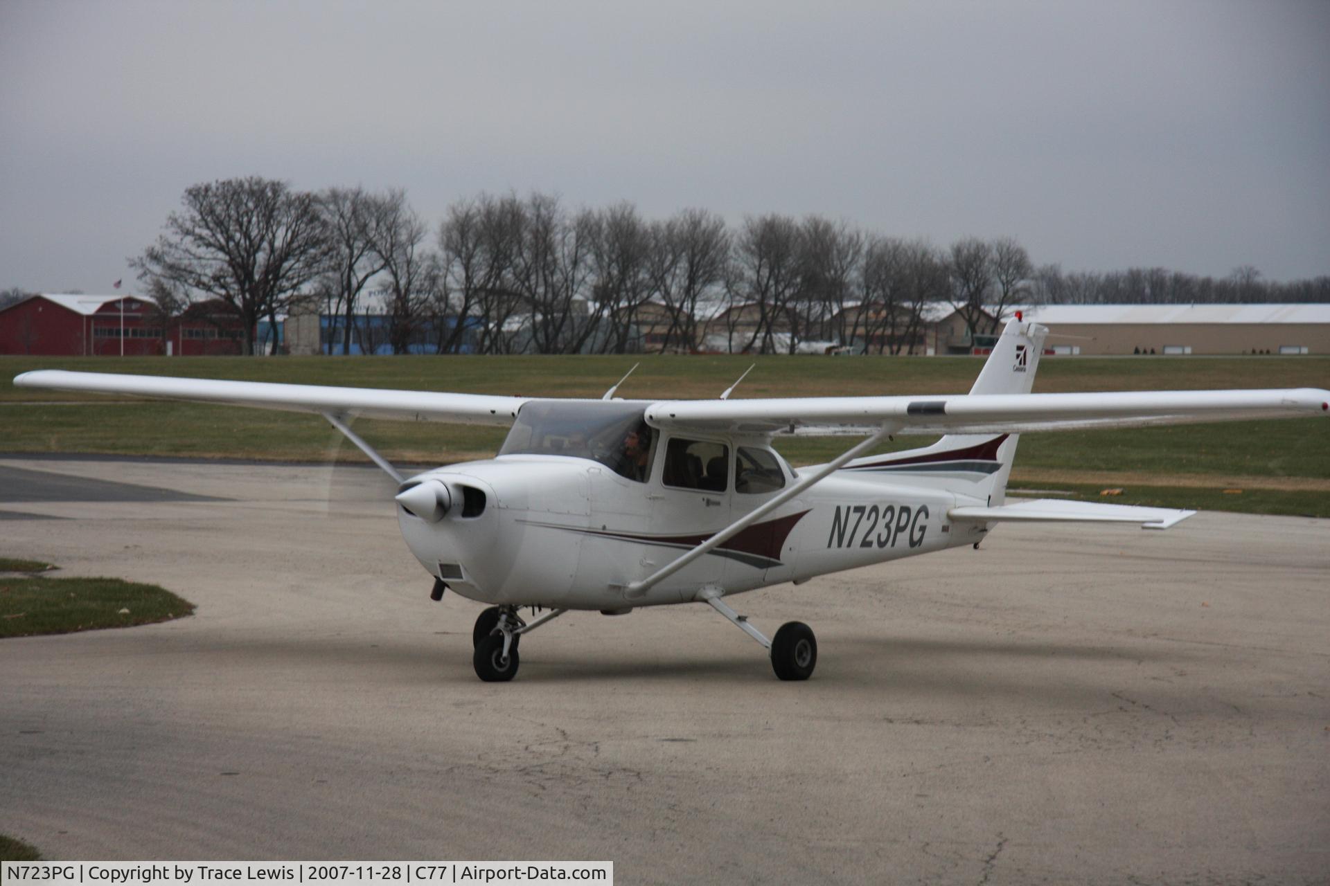 N723PG, 1998 Cessna 172R C/N 17280675, Pulling in on my 17th birthday after completing the PPL Flight Portion