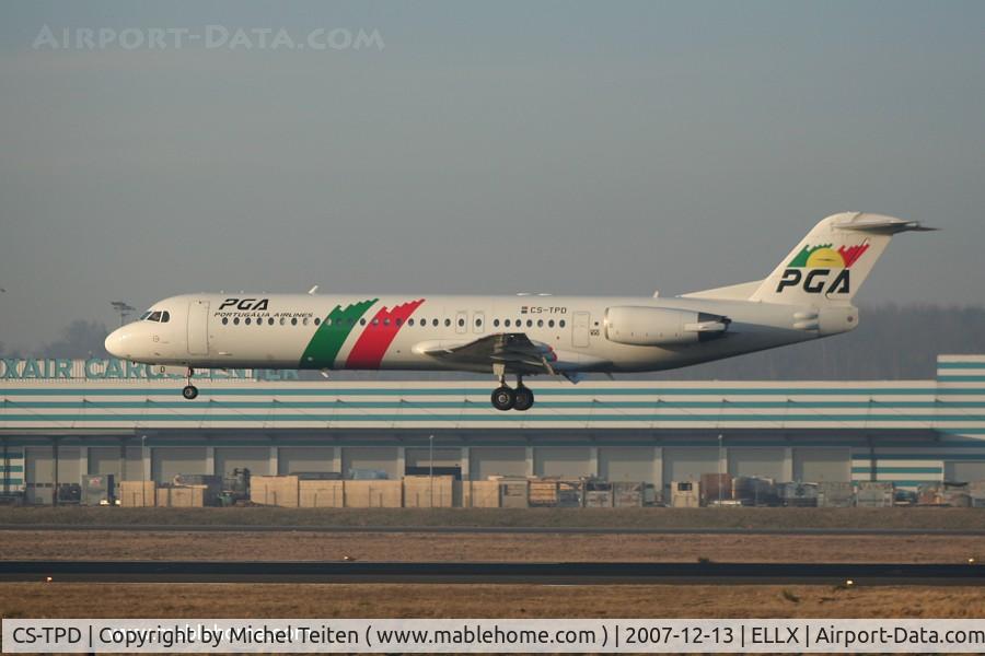 CS-TPD, 1991 Fokker 100 (F-28-0100) C/N 11317, Portugalia flight from Porto to Luxembourg landing at runway 26