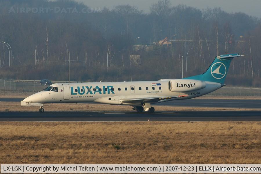 LX-LGK, 2005 Embraer ERJ-135LR (EMB-135LR) C/N 14500886, Luxair taking off