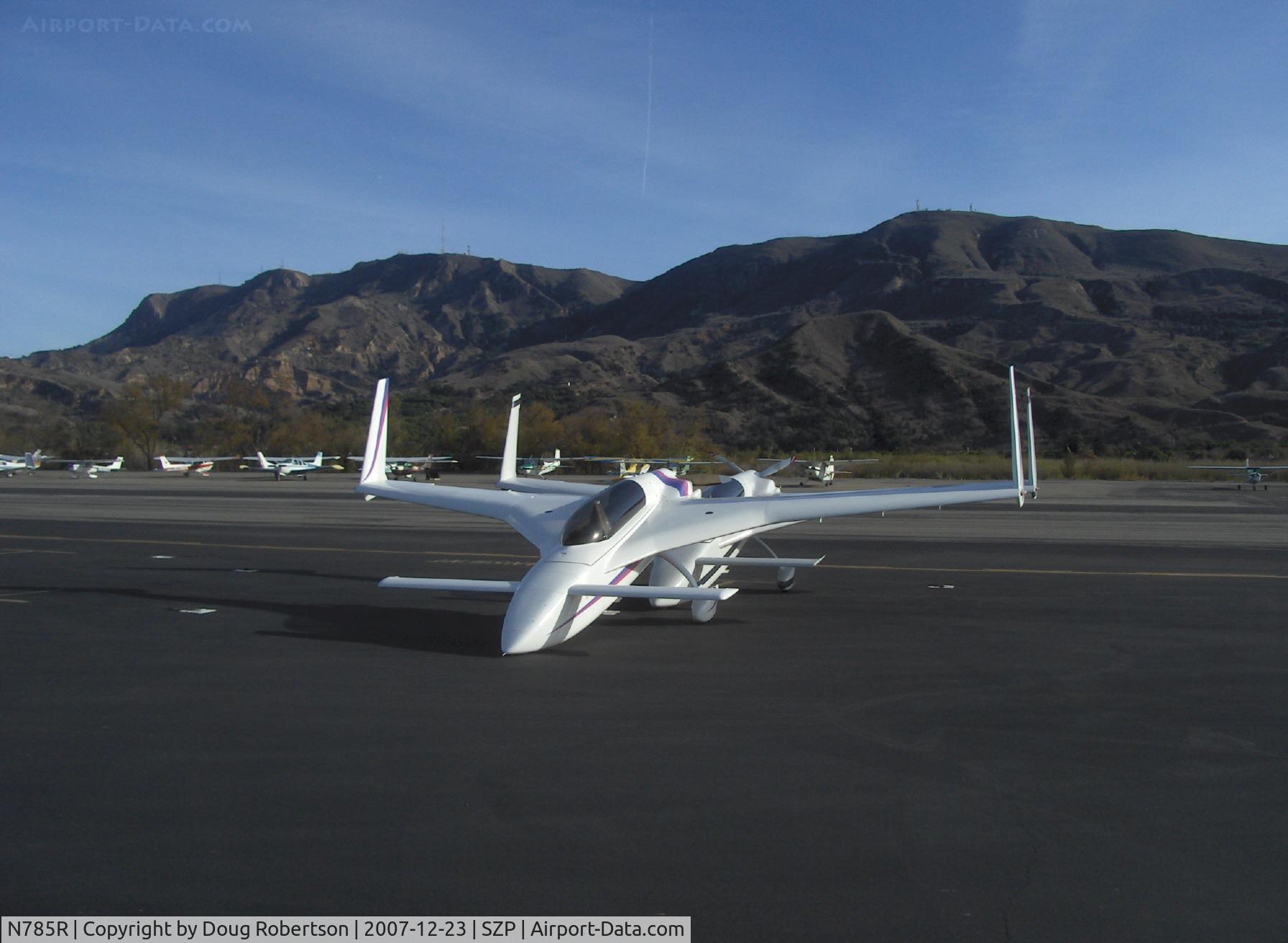 N785R, 1990 Rutan Long-EZ C/N 1423, 1990 Rohaly LONG EZ, Lycoming O-235 115 Hp, N79995 behind
