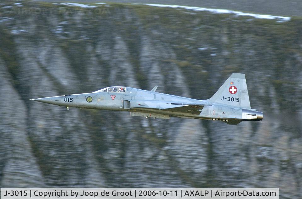 J-3015, Northrop F-5E Tiger II C/N L.1015, Low level throug the Alp valleys is the best way to take aircraft pictures.