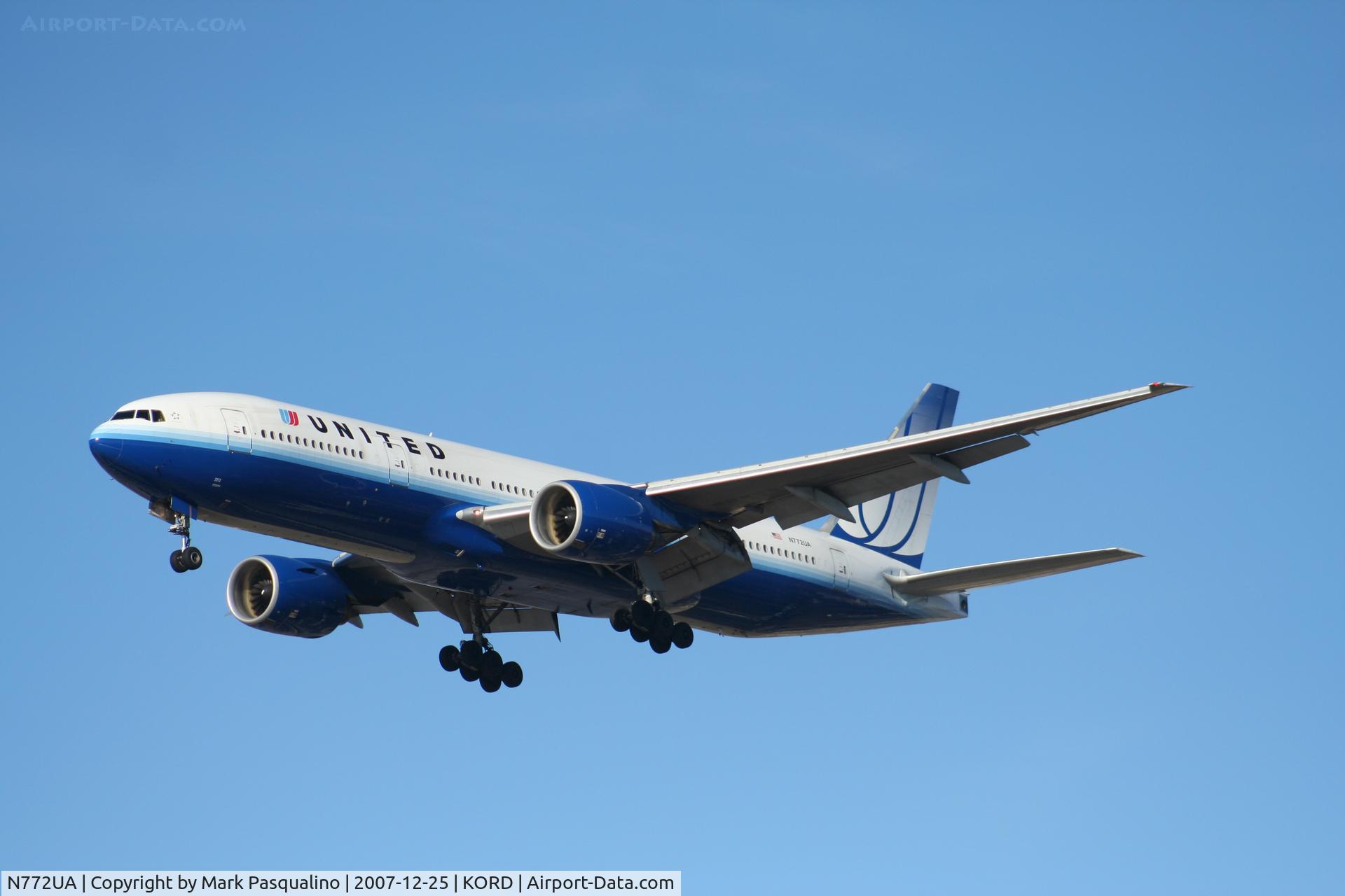 N772UA, 1995 Boeing 777-222 C/N 26930, Boeing 777-200