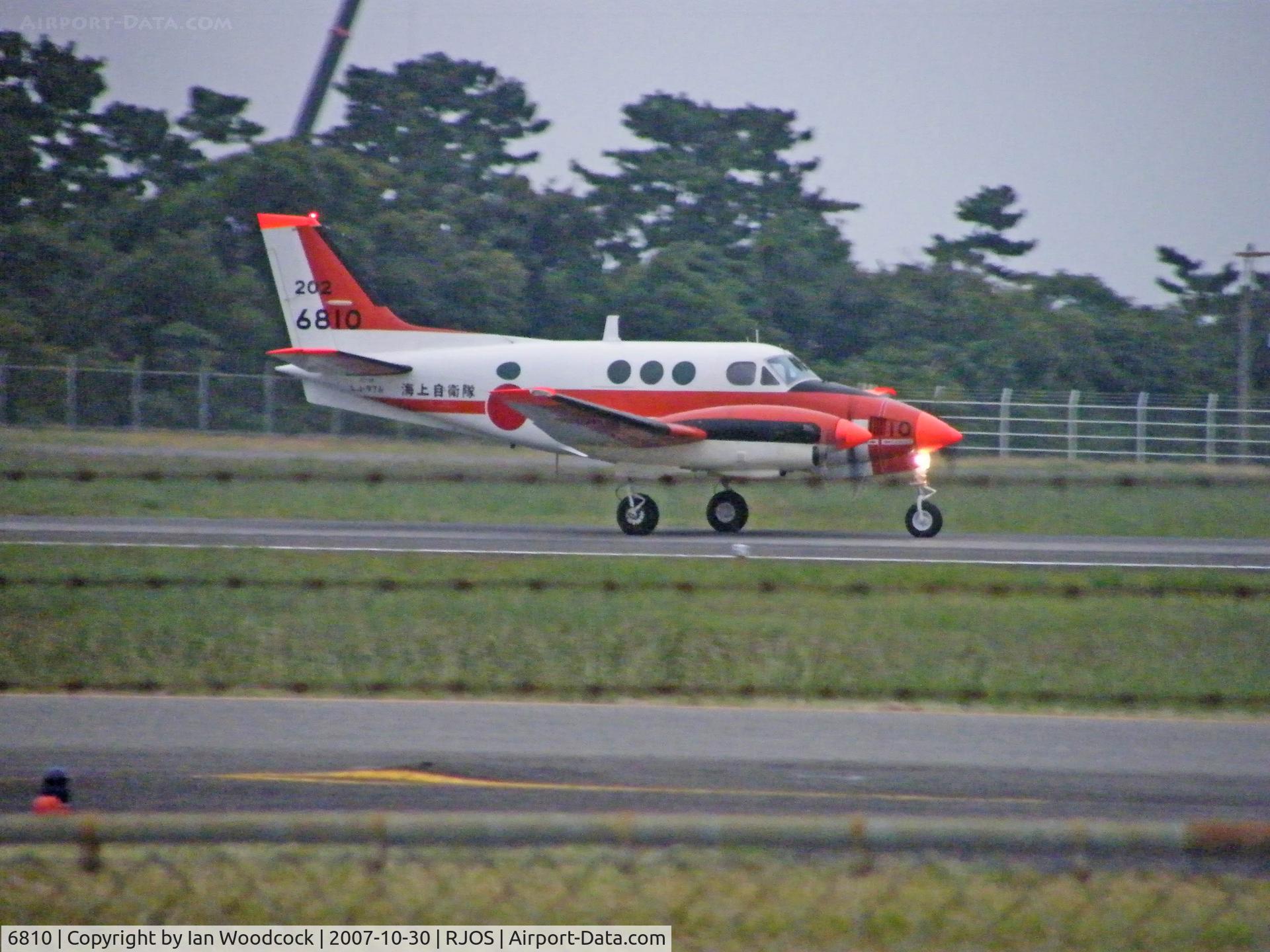 6810, Beech TC-90 King Air C/N LJ-976, Beech TC-90/Tokushima