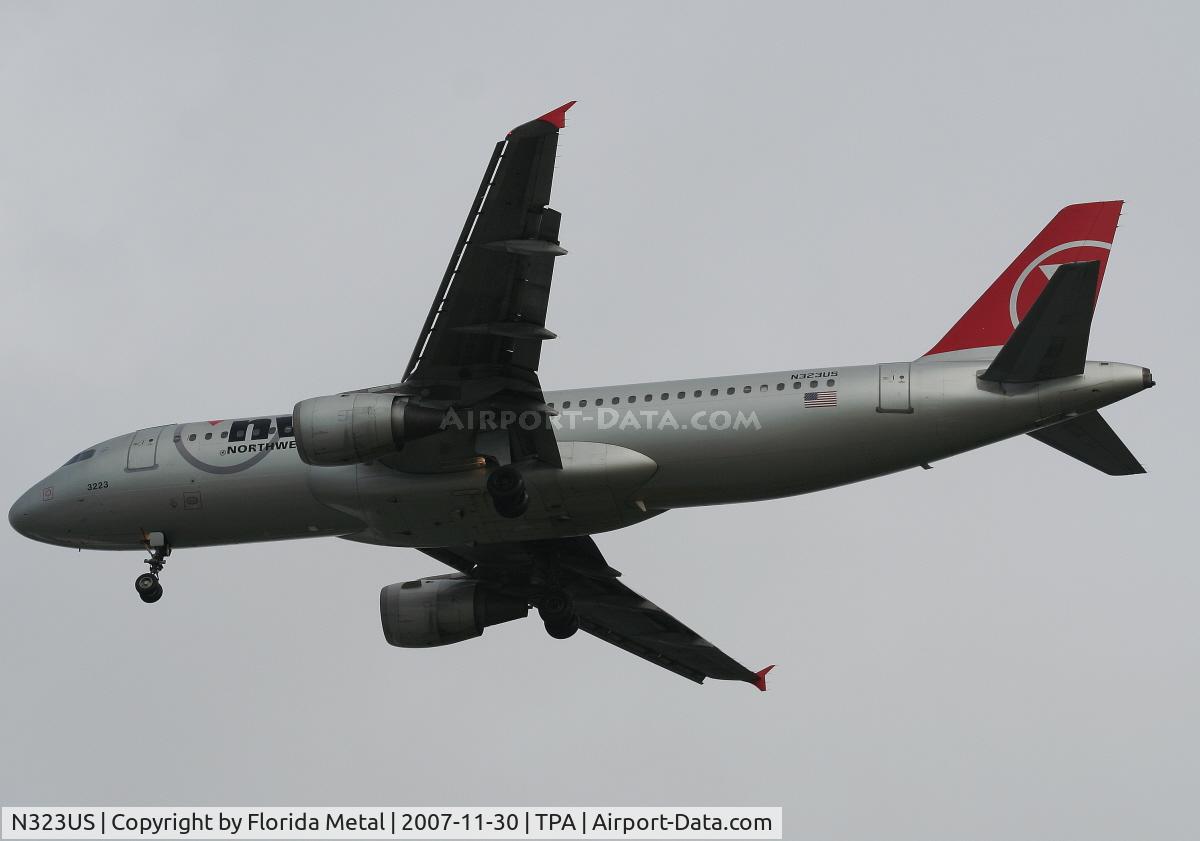 N323US, 1992 Airbus A320-211 C/N 272, Northwest