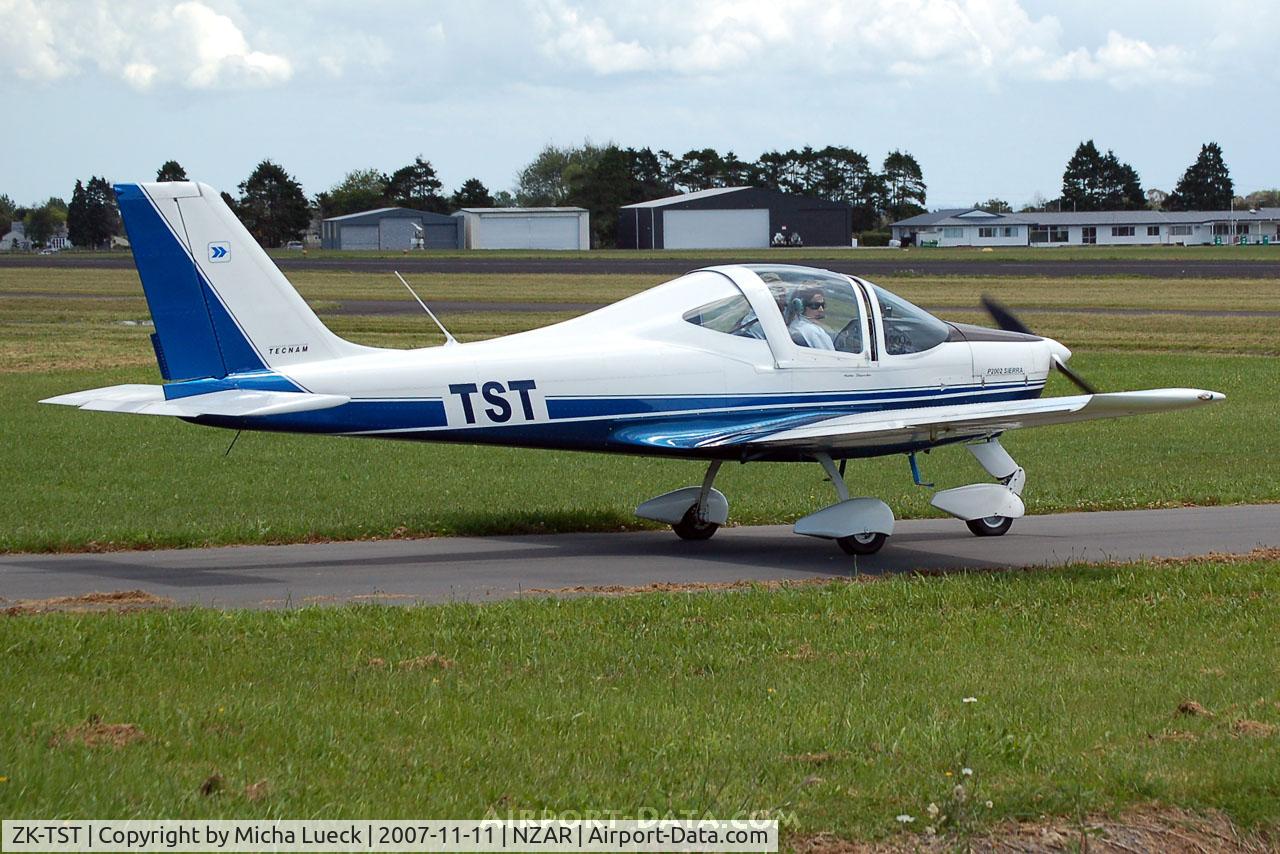 ZK-TST, Tecnam P-2002 Sierra C/N 008, Taxiing to the runway