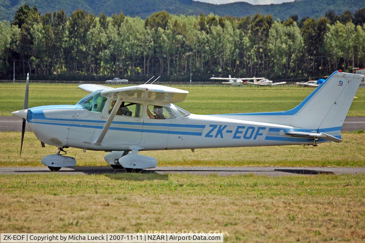 ZK-EOF, Cessna 172N C/N 17271798, Taxiing