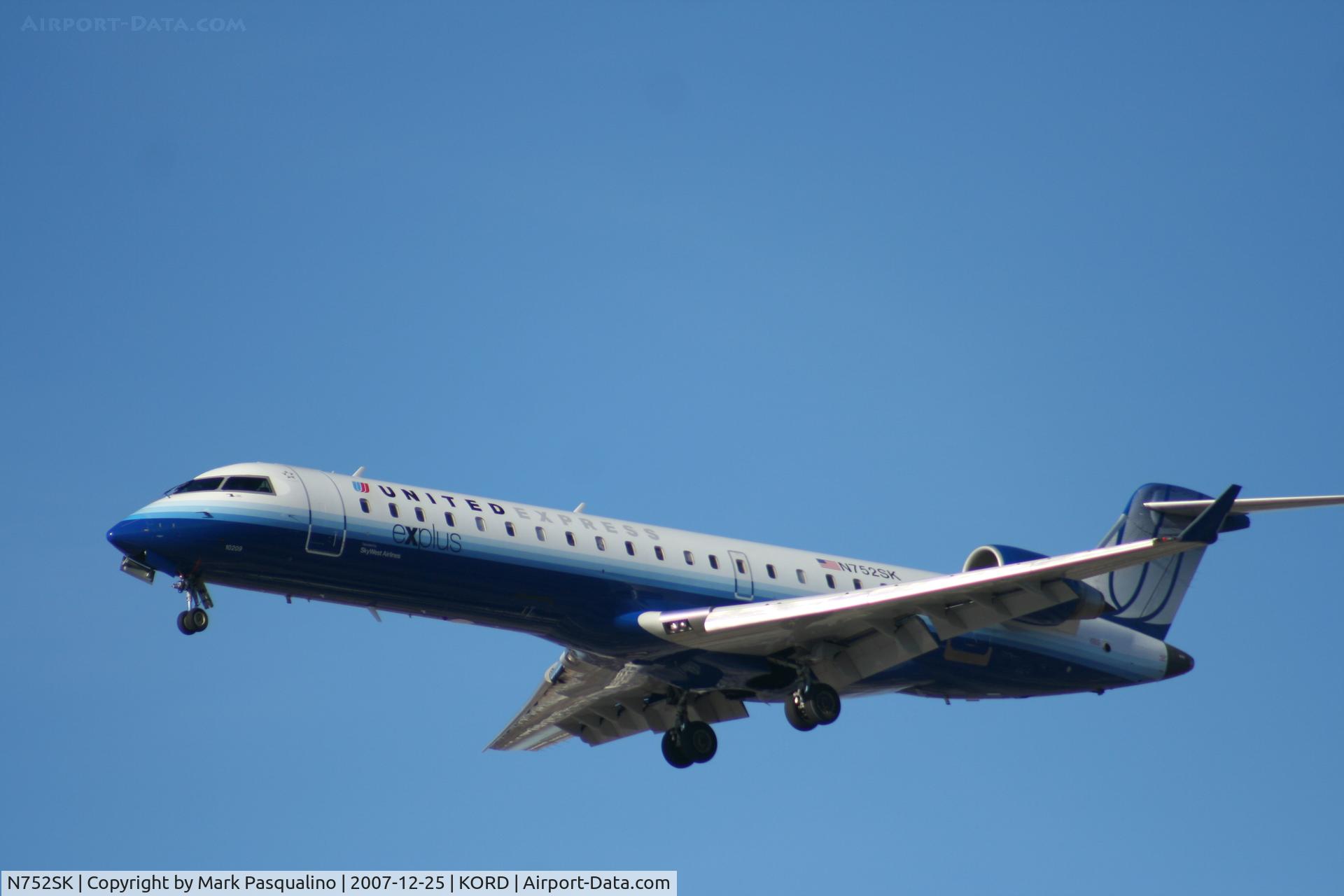 N752SK, 2005 Bombardier CRJ-701ER (CL-600-2C10) Regional Jet C/N 10209, CL-600-2C10