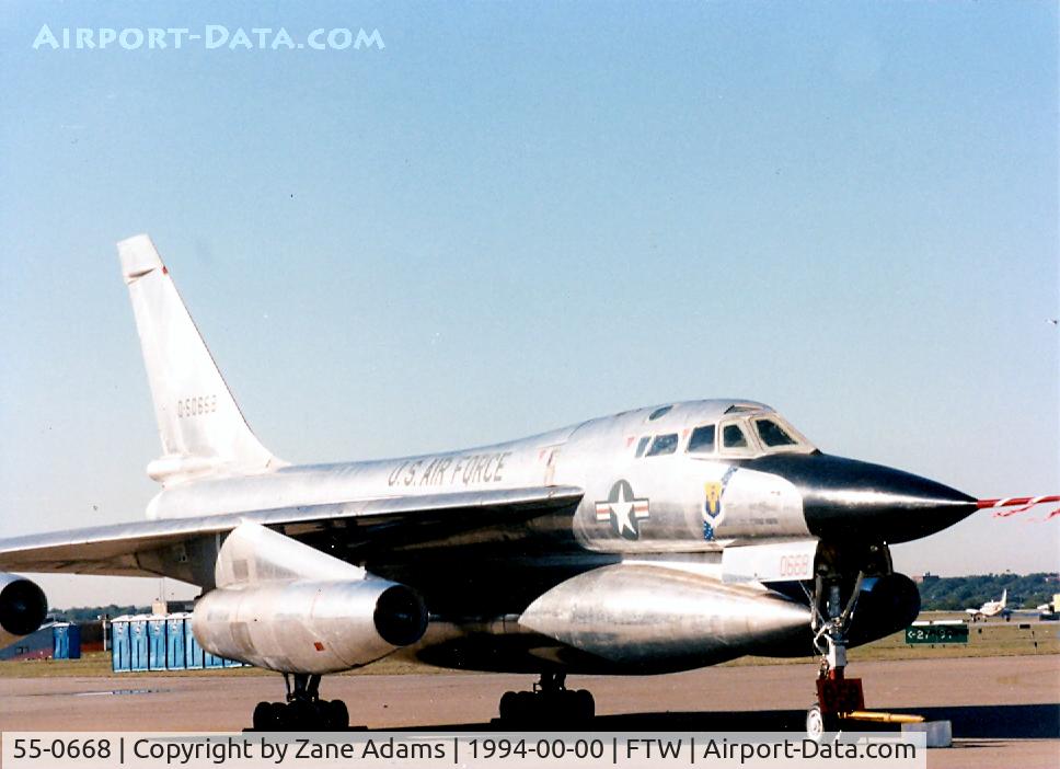 55-0668, 1955 Convair TB-58A Hustler C/N 9, On the ramp for Static Display at Ft. Worth Air Show