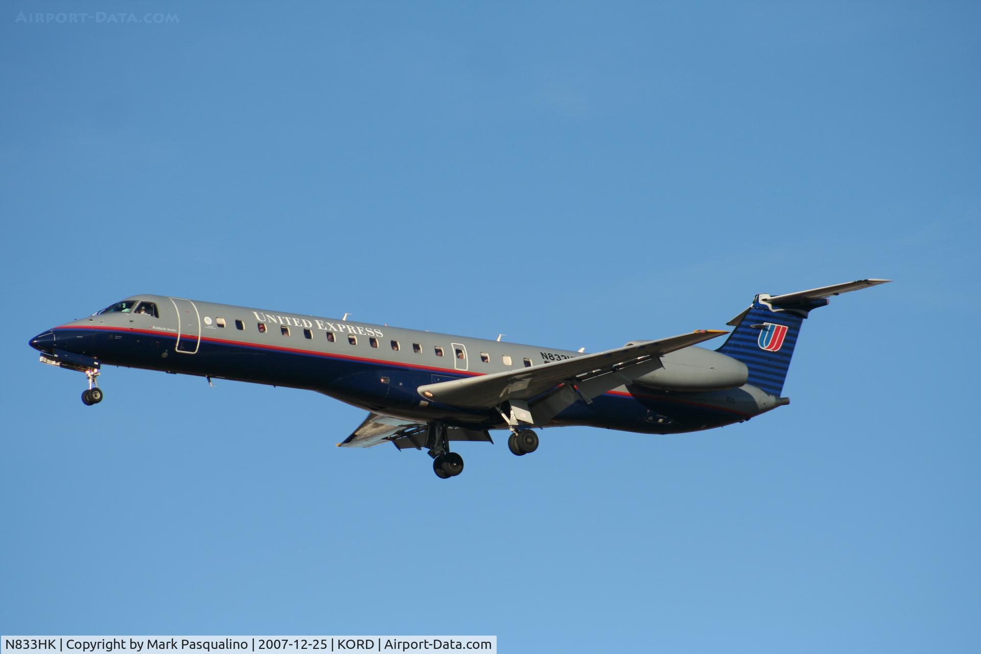 N833HK, 2000 Embraer ERJ-145LR (EMB-145LR) C/N 145240, EMB-145LR