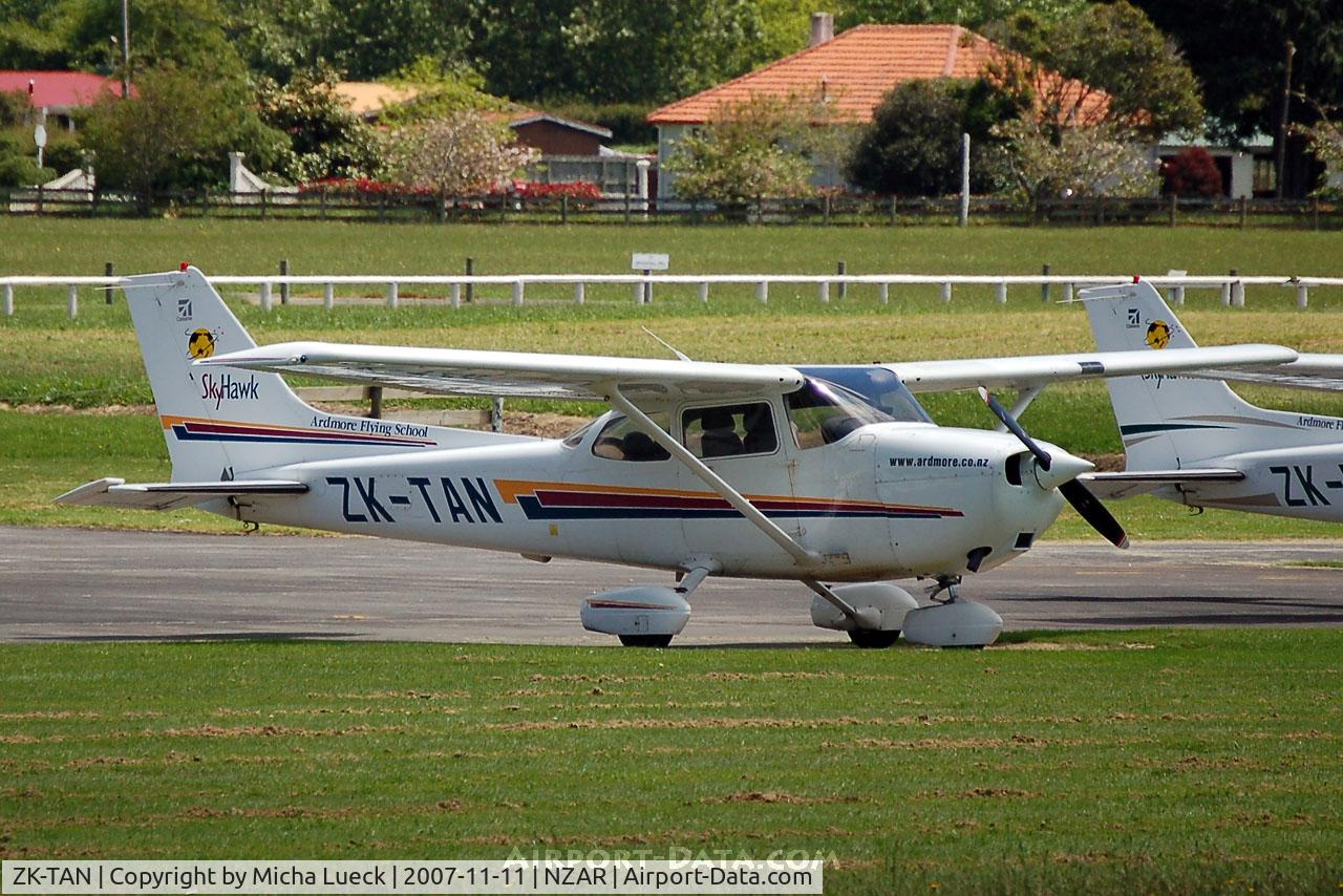 ZK-TAN, Cessna 172R C/N 17281089, Ardmore Flying School