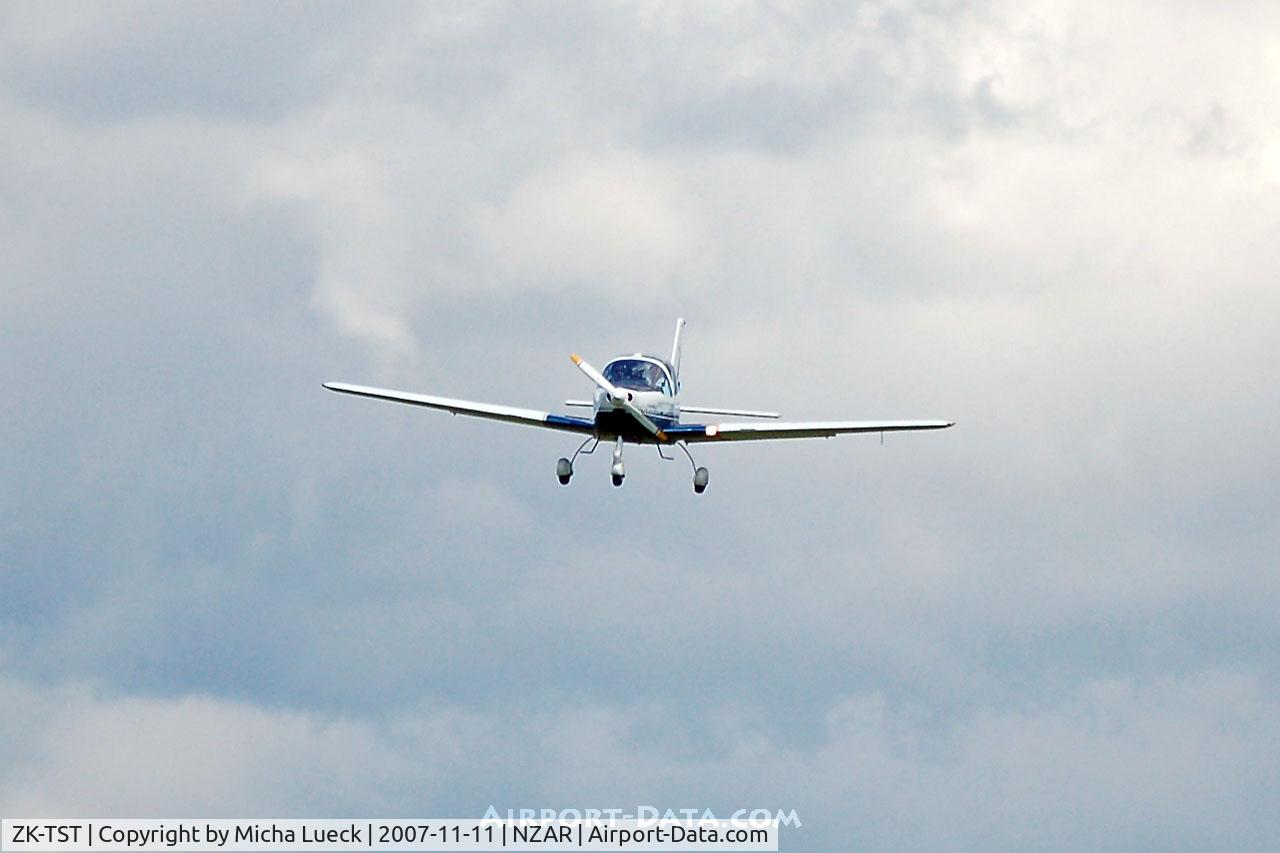 ZK-TST, Tecnam P-2002 Sierra C/N 008, On short finals