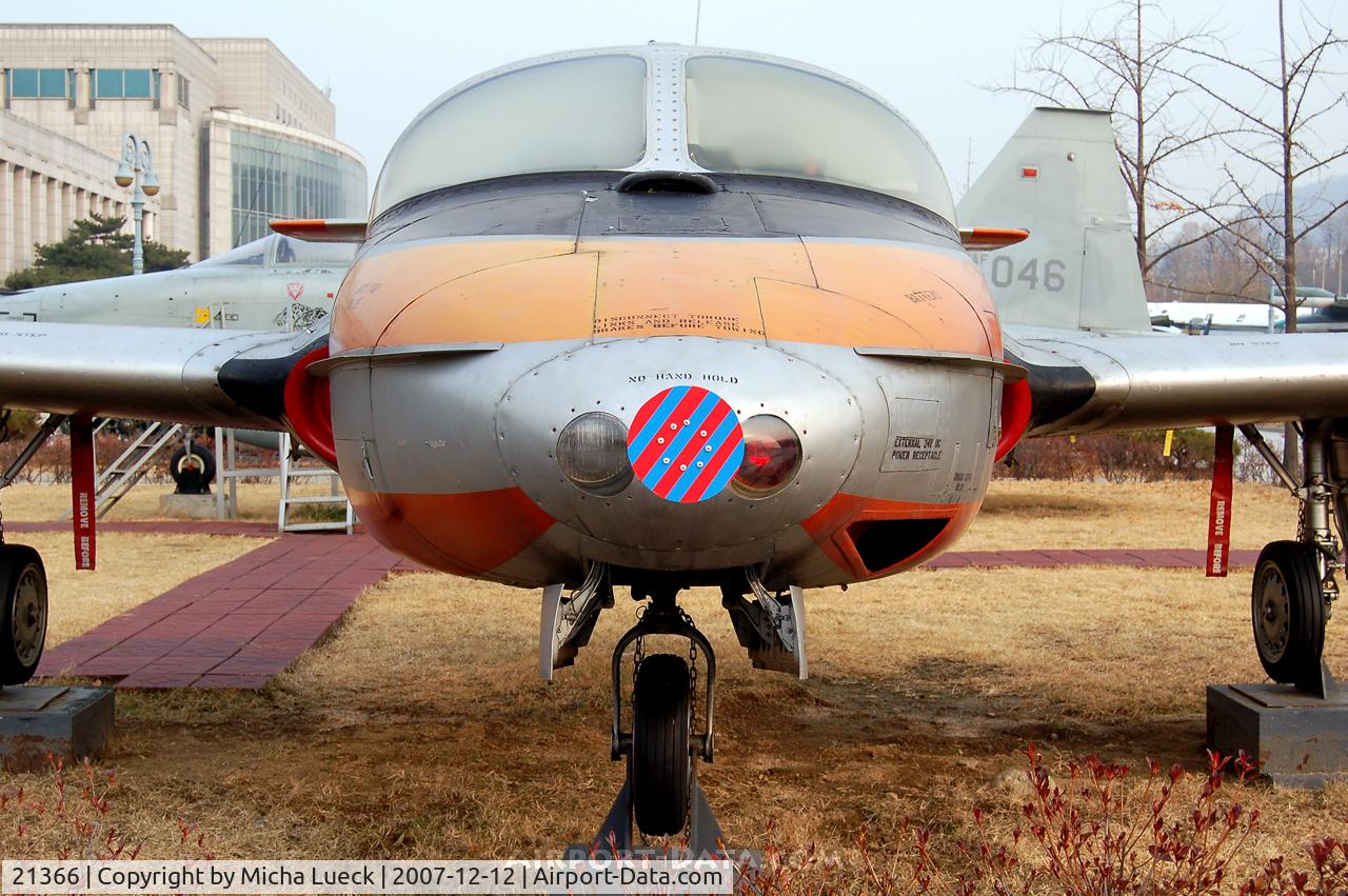 21366, Cessna T-37C Tweety Bird C/N 42024, T-37 trainer at The War Memorial Museum of Ko