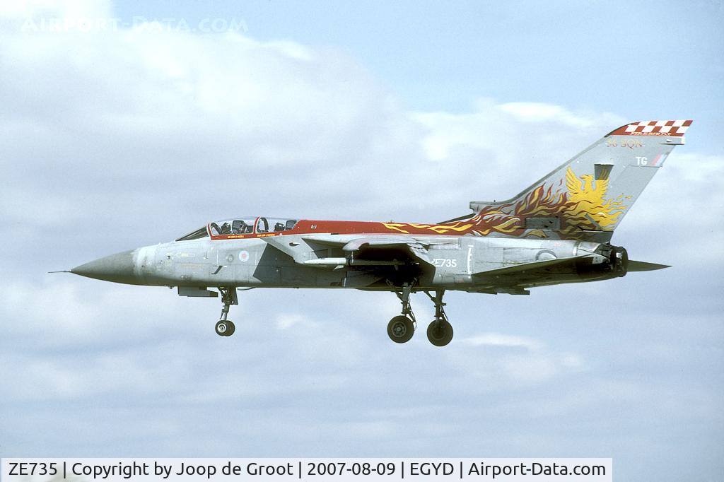 ZE735, 1988 Panavia Tornado F.3 C/N 666/AT028/3297, The 2007 Firebirds display aircraft is landing at the RAF Collega air base of RAF Cranwell
