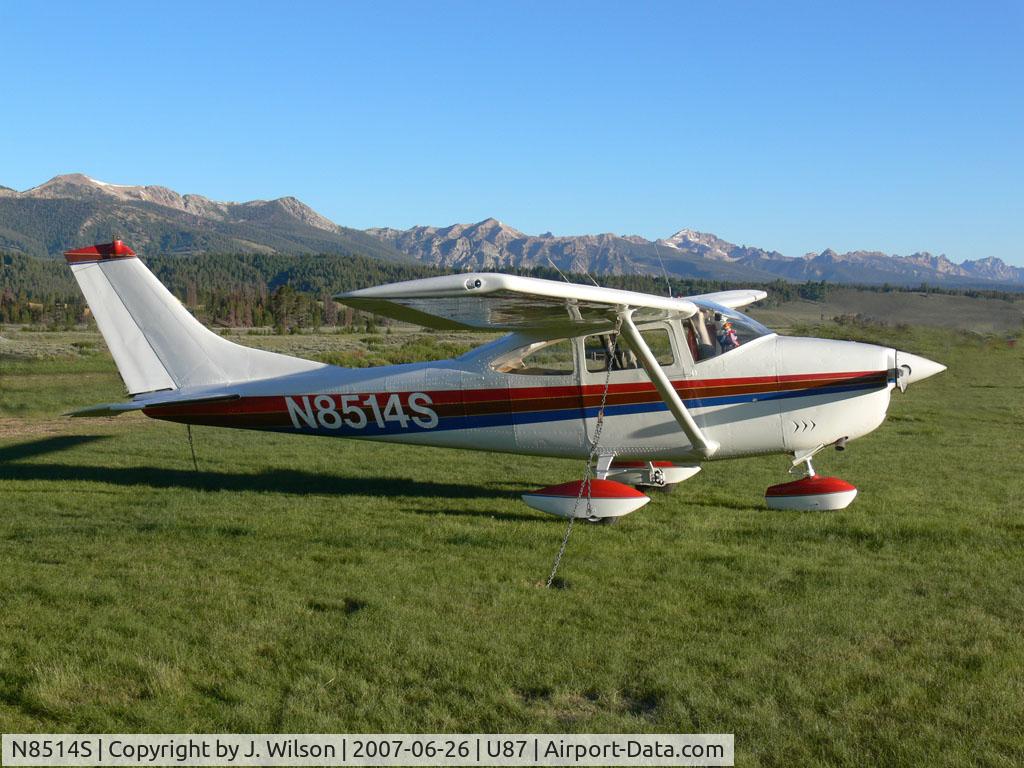 N8514S, 1965 Cessna 182H Skylane C/N 18256614, Idaho Summer, Smiley Creek Airstrip