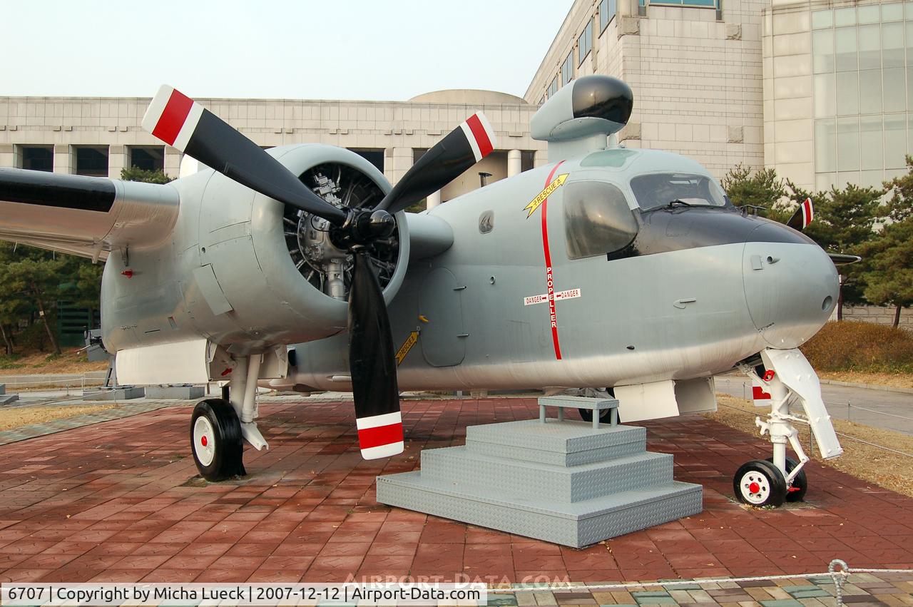 6707, Grumman S-2E Tracker C/N Not found 6707, Grumman S-2F, at The War Memorial of Korea, Seoul