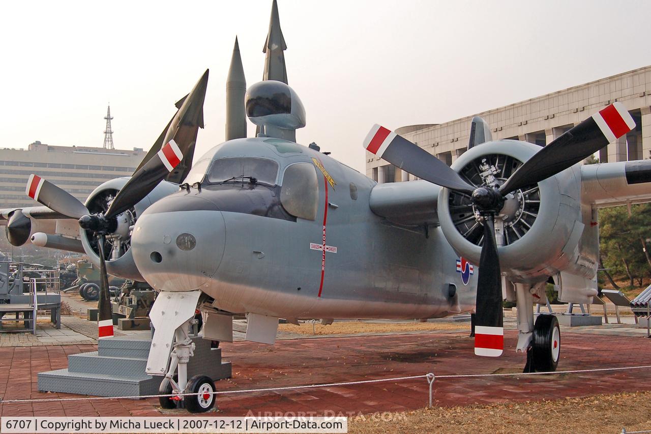6707, Grumman S-2E Tracker C/N Not found 6707, Grumman S-2F, at The War Memorial of Korea, Seoul