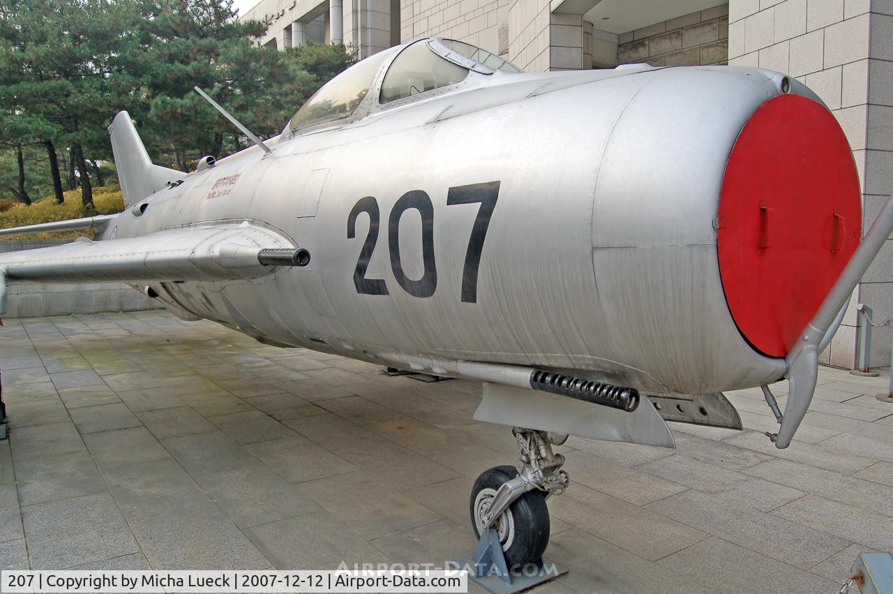 207, Shenyang J-6 C/N Not found 207, MIG 19 