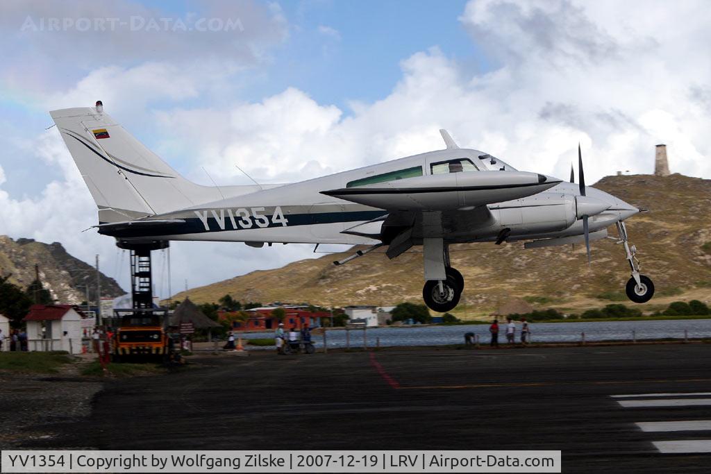 YV1354, Cessna 310K C/N 310K-0013, visitor