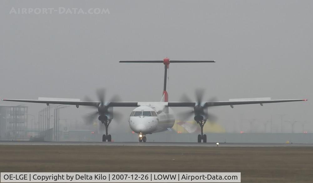 OE-LGE, 2001 De Havilland Canada DHC-8-402Q Dash 8 C/N 4042, AUSTRIAN ARROWS Dash 8 line up rwy 16