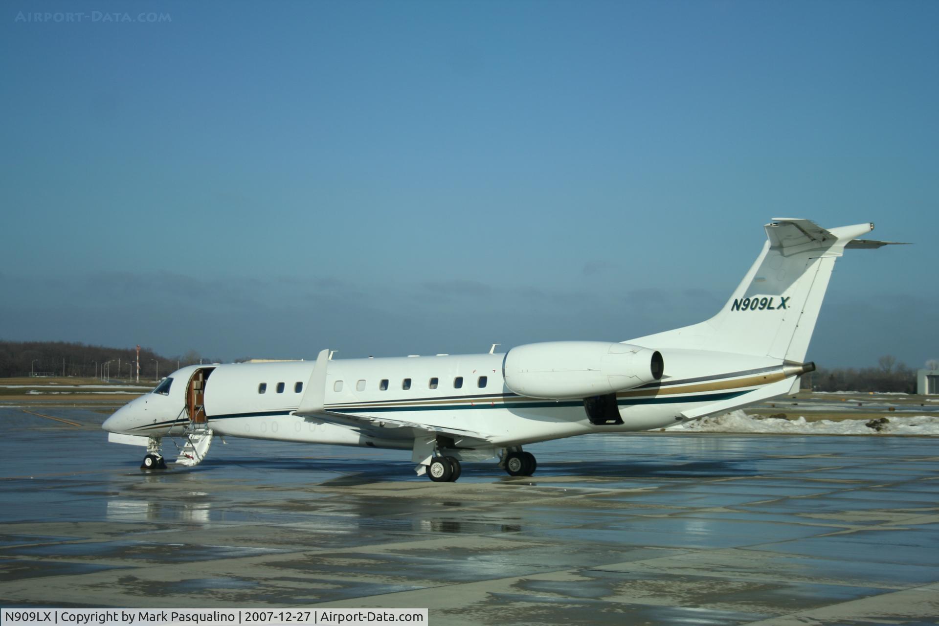 N909LX, 2006 Embraer EMB-135BJ Legacy C/N 14500942, EMB-135BJ