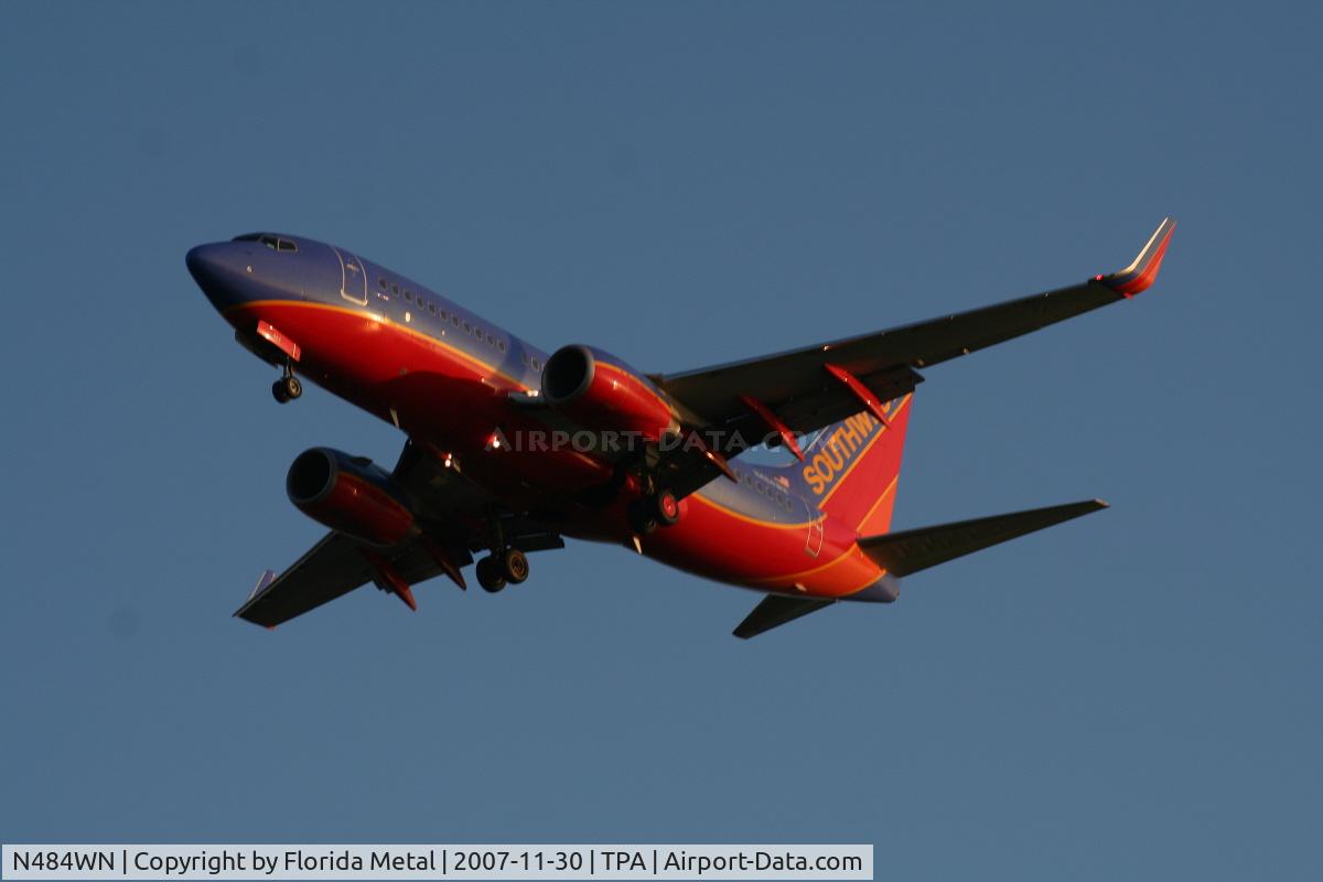 N484WN, 2004 Boeing 737-7H4 C/N 33841, Southwest