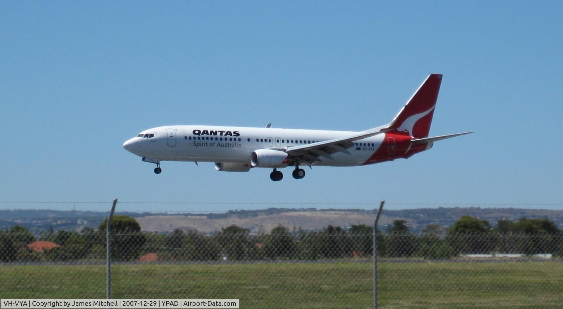 VH-VYA, 2004 Boeing 737-838 C/N 33762, Landing Rwy 05