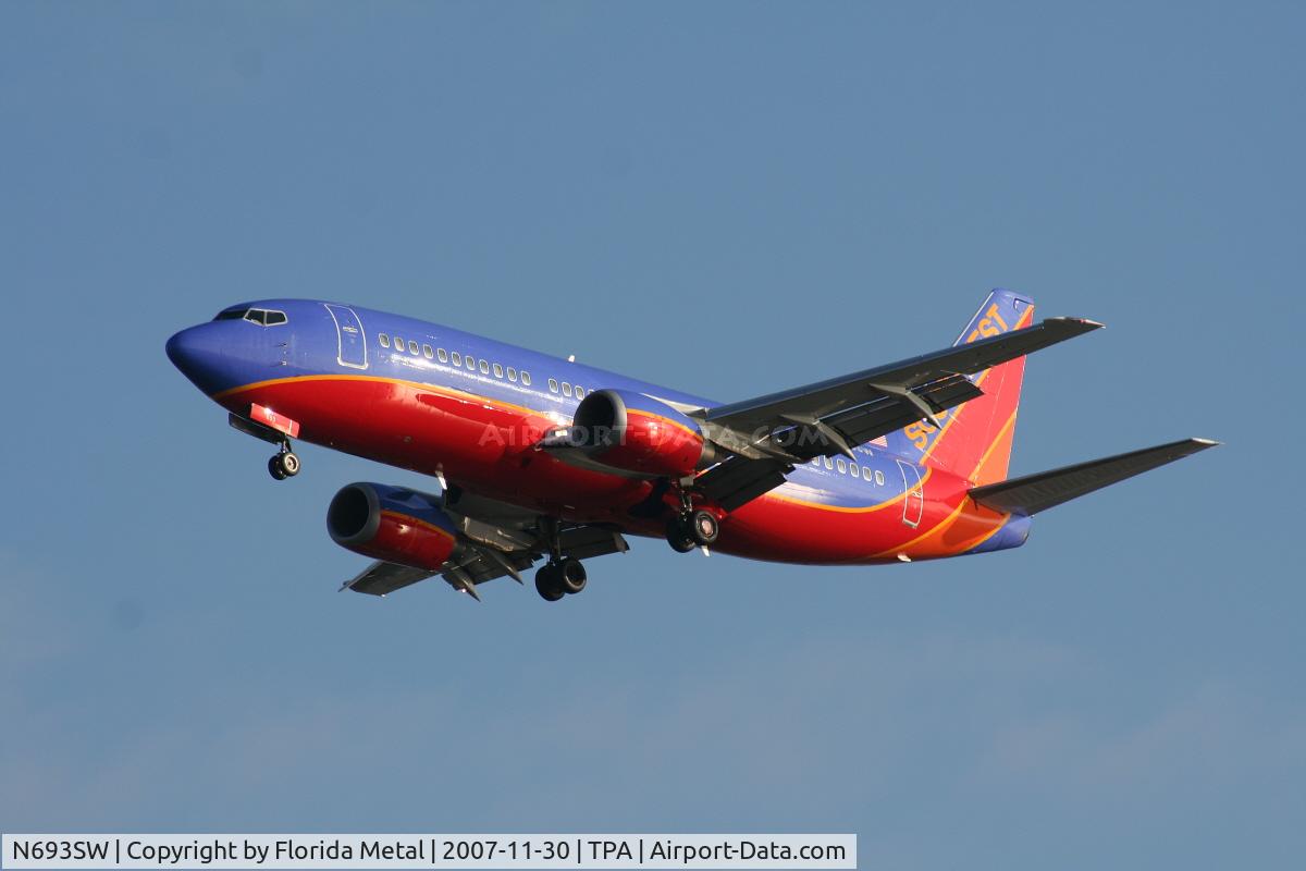 N693SW, 1985 Boeing 737-317 C/N 23174, Southwest