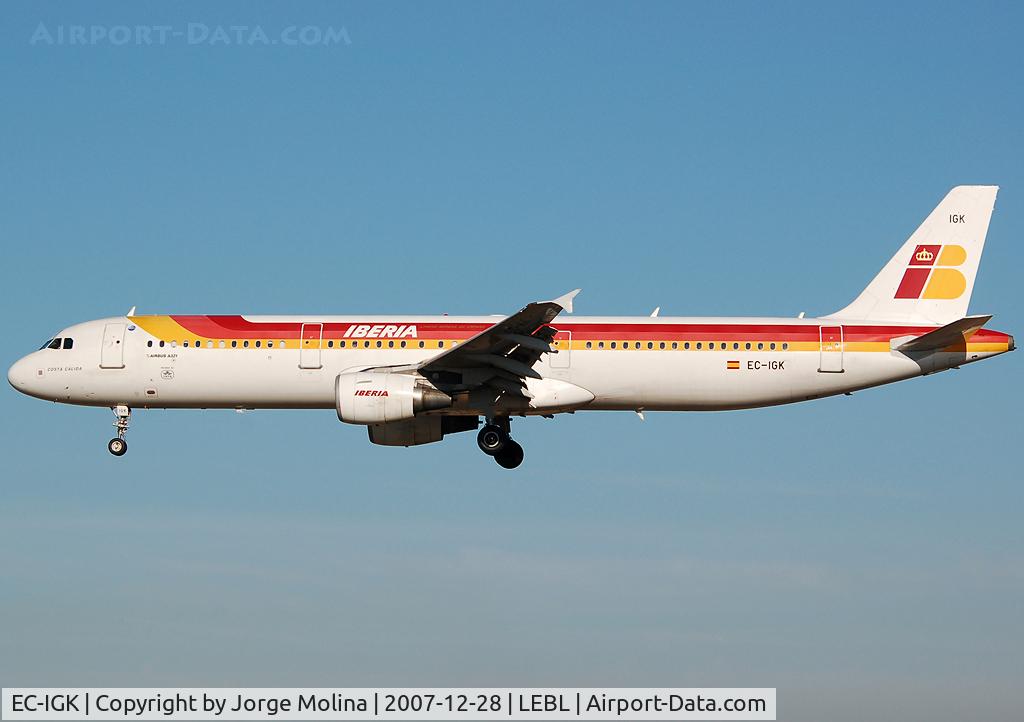 EC-IGK, 2001 Airbus A321-211 C/N 1572, 