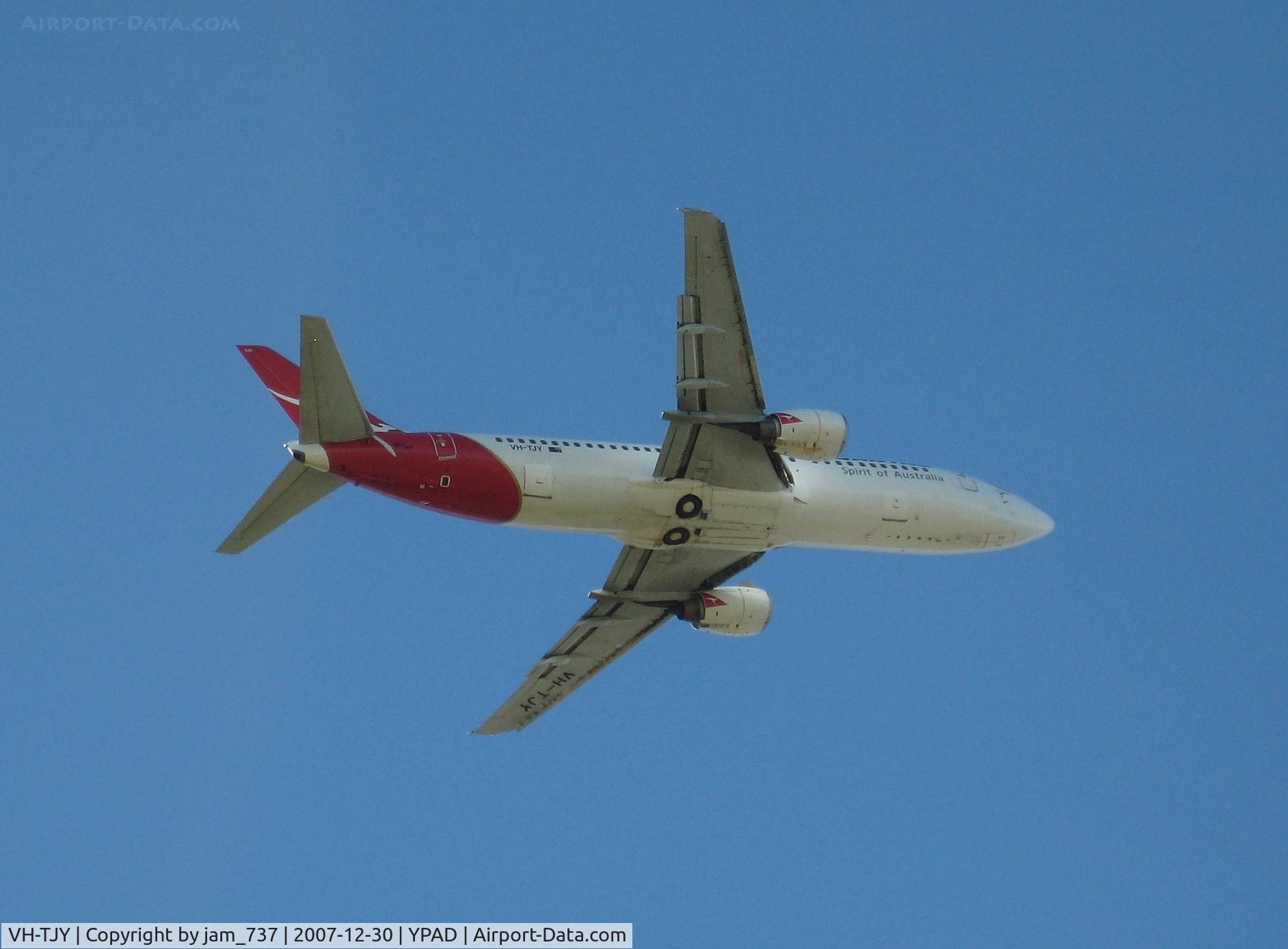 VH-TJY, 1996 Boeing 737-476 C/N 28151, Taking off Rwy 23