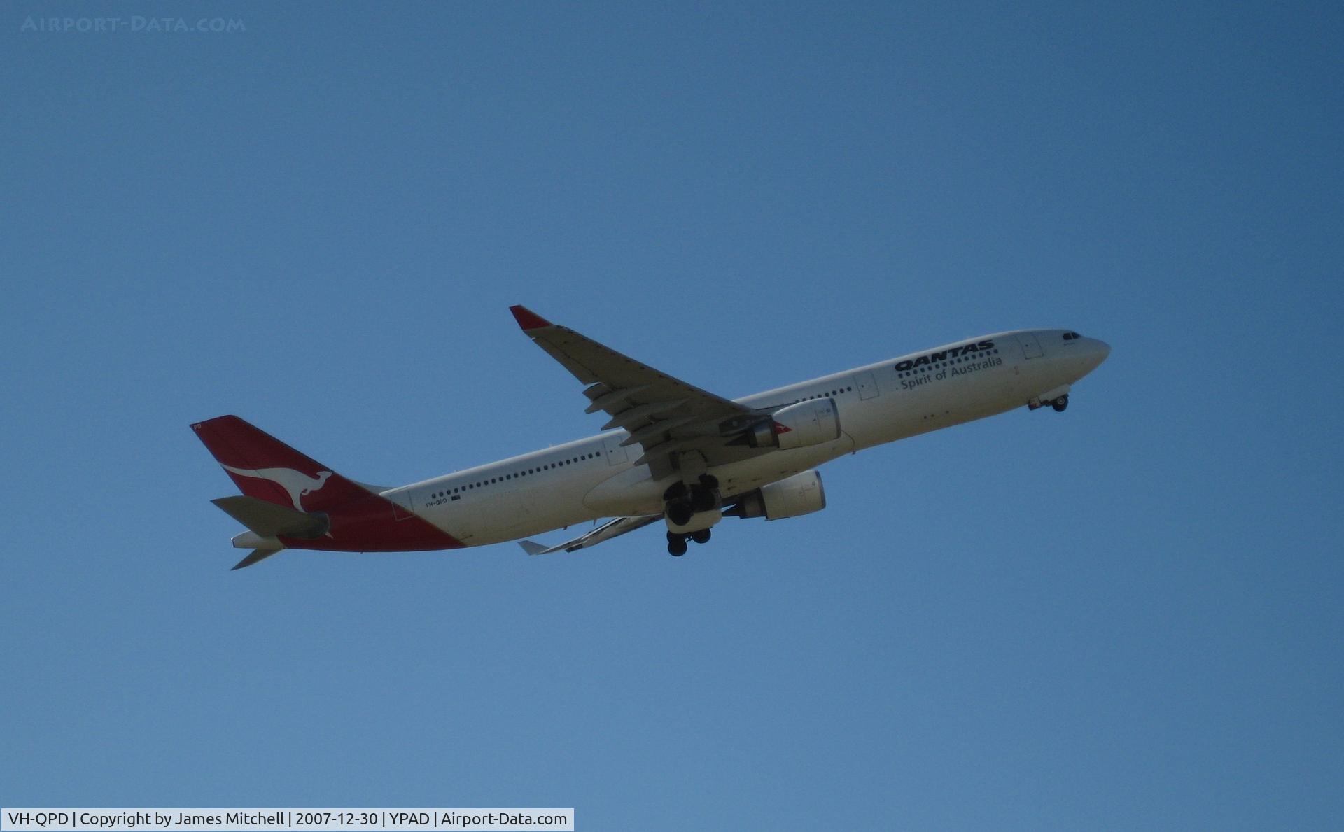 VH-QPD, 2004 Airbus A330-303 C/N 0574, Taking off Rwy 23