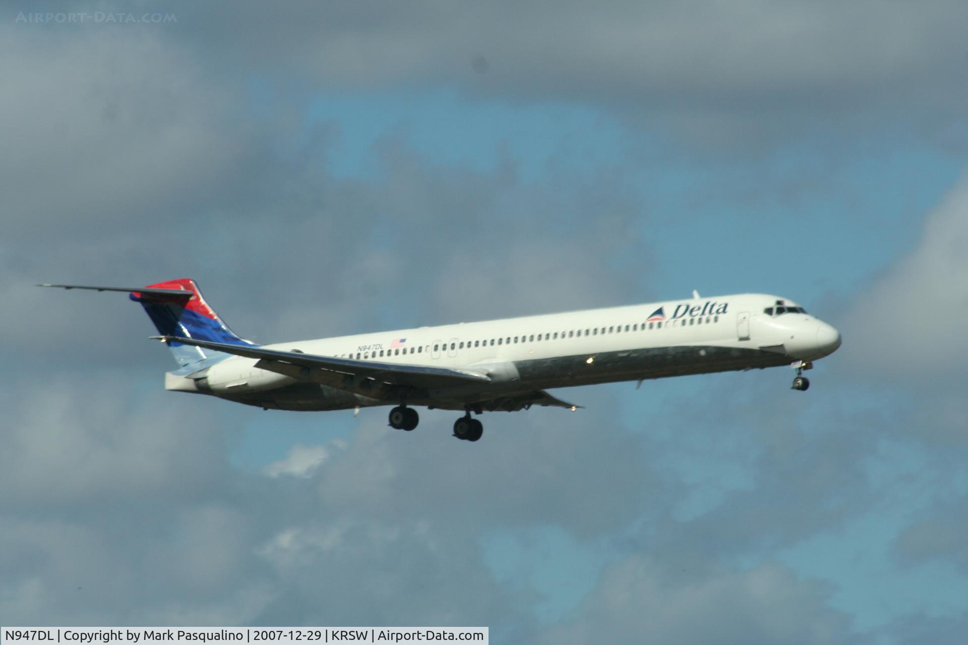 N947DL, 1989 McDonnell Douglas MD-88 C/N 49878, MD-88