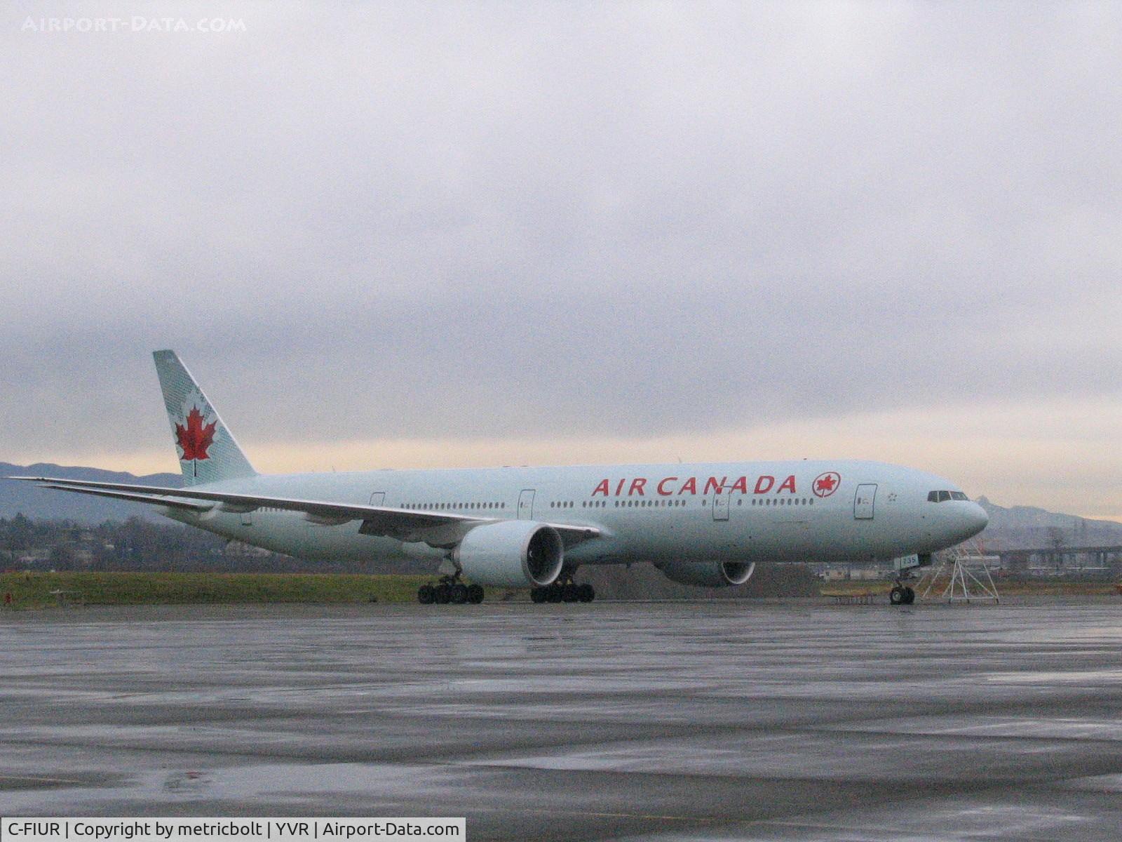 C-FIUR, 2007 Boeing 777-333/ER C/N 35242, At YVR,Dec.2007